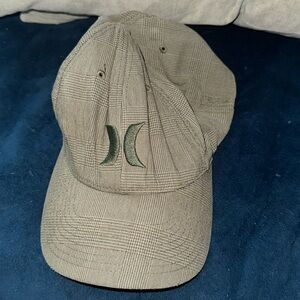 Hurley‎ green fitted hat